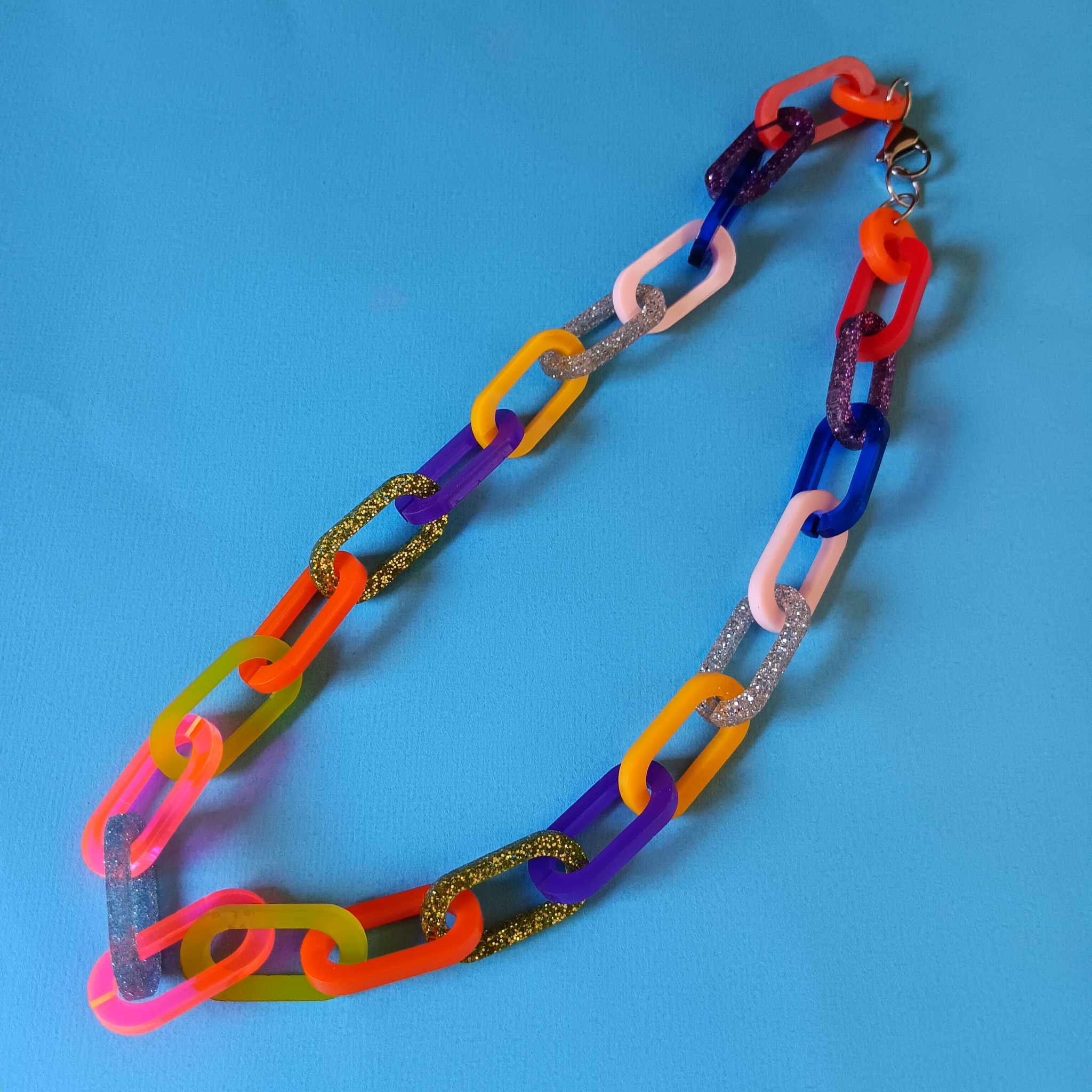 SHORT CHAIN NECKLACES